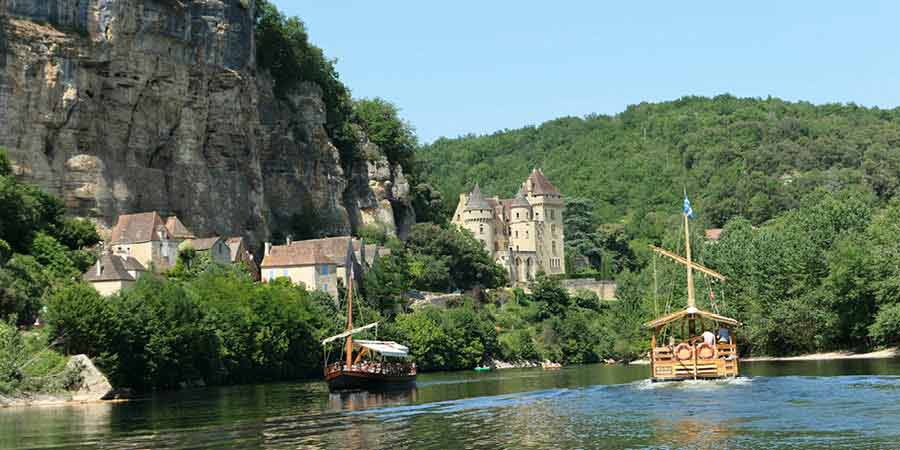 Embarking on a Dordogne cruise on a traditional boat